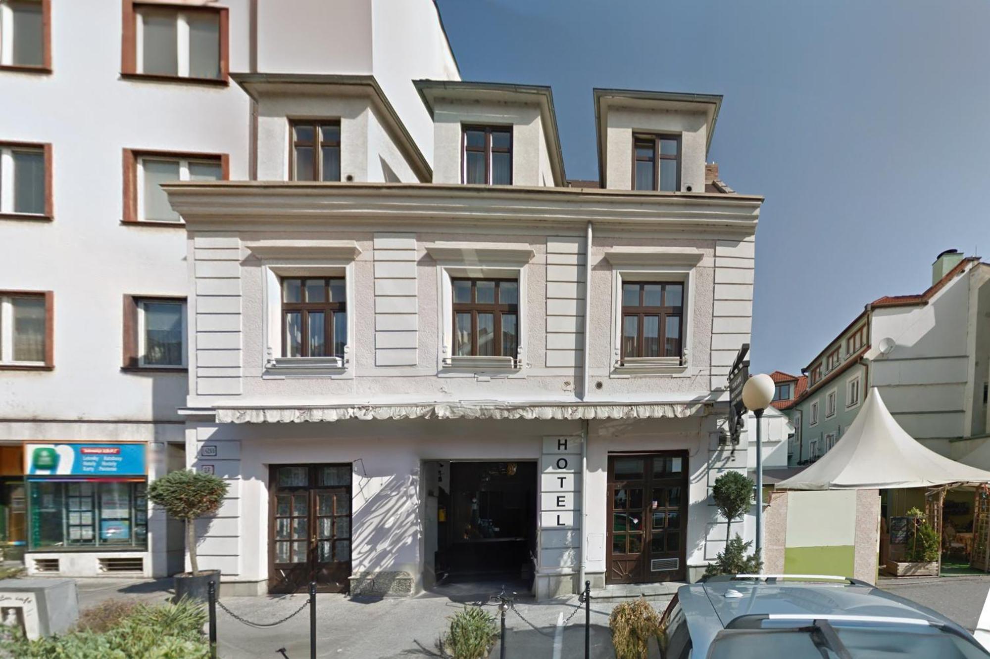 Hotel Reverie - Dependance, Check-In At Metropolitan Star Bratislava Extérieur photo