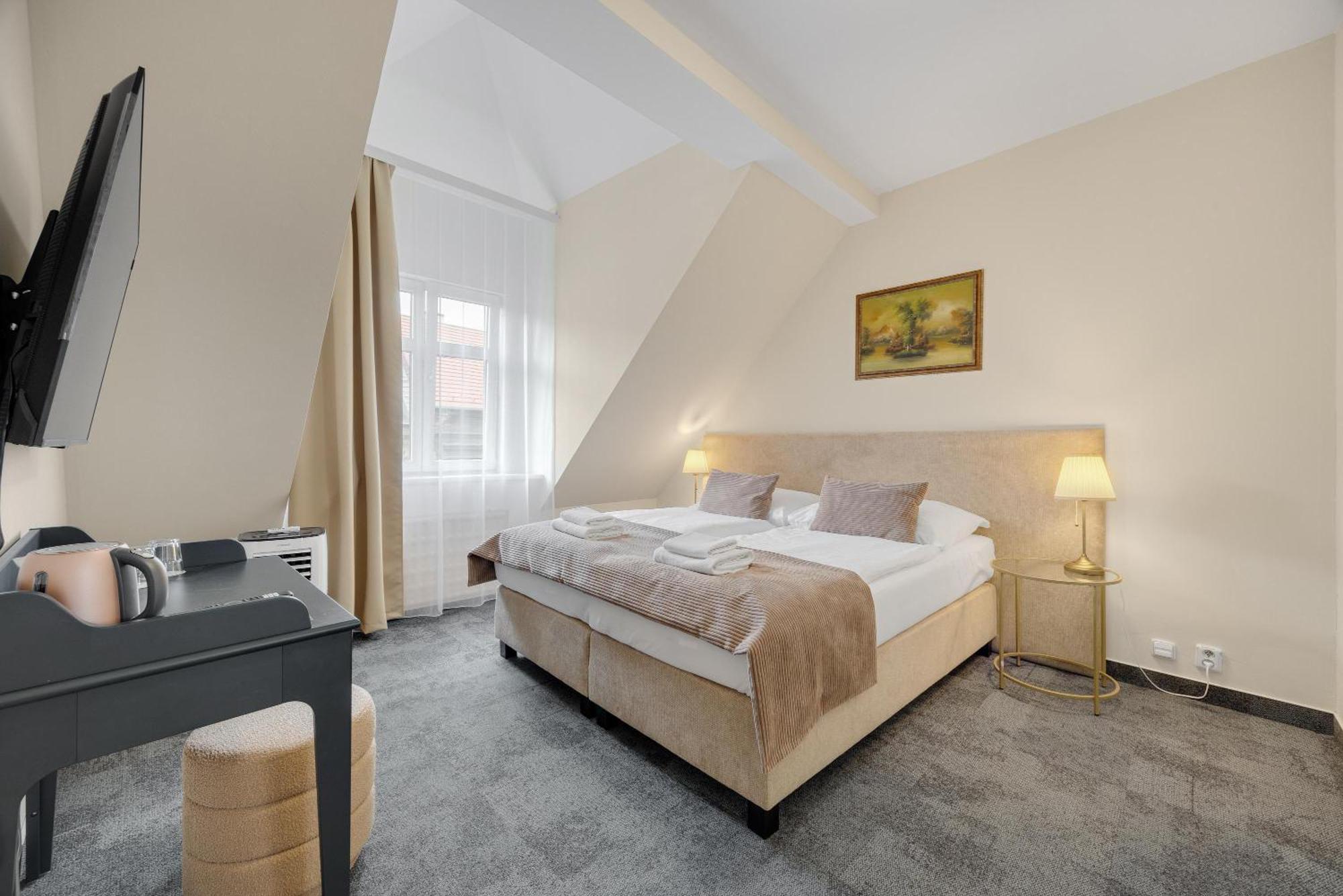 Hotel Reverie - Dependance, Check-In At Metropolitan Star Bratislava Extérieur photo