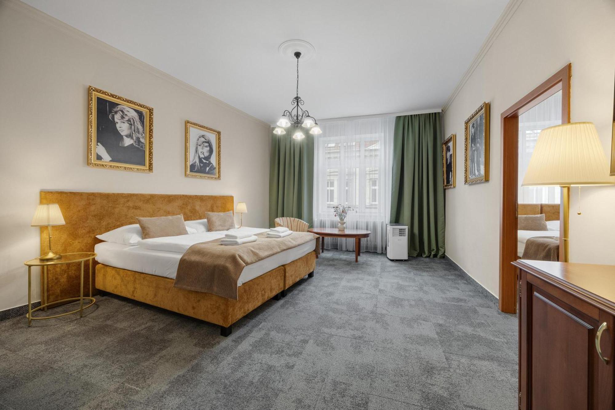 Hotel Reverie - Dependance, Check-In At Metropolitan Star Bratislava Extérieur photo